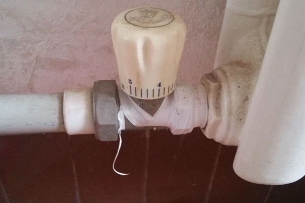 暖氣片閥門更換